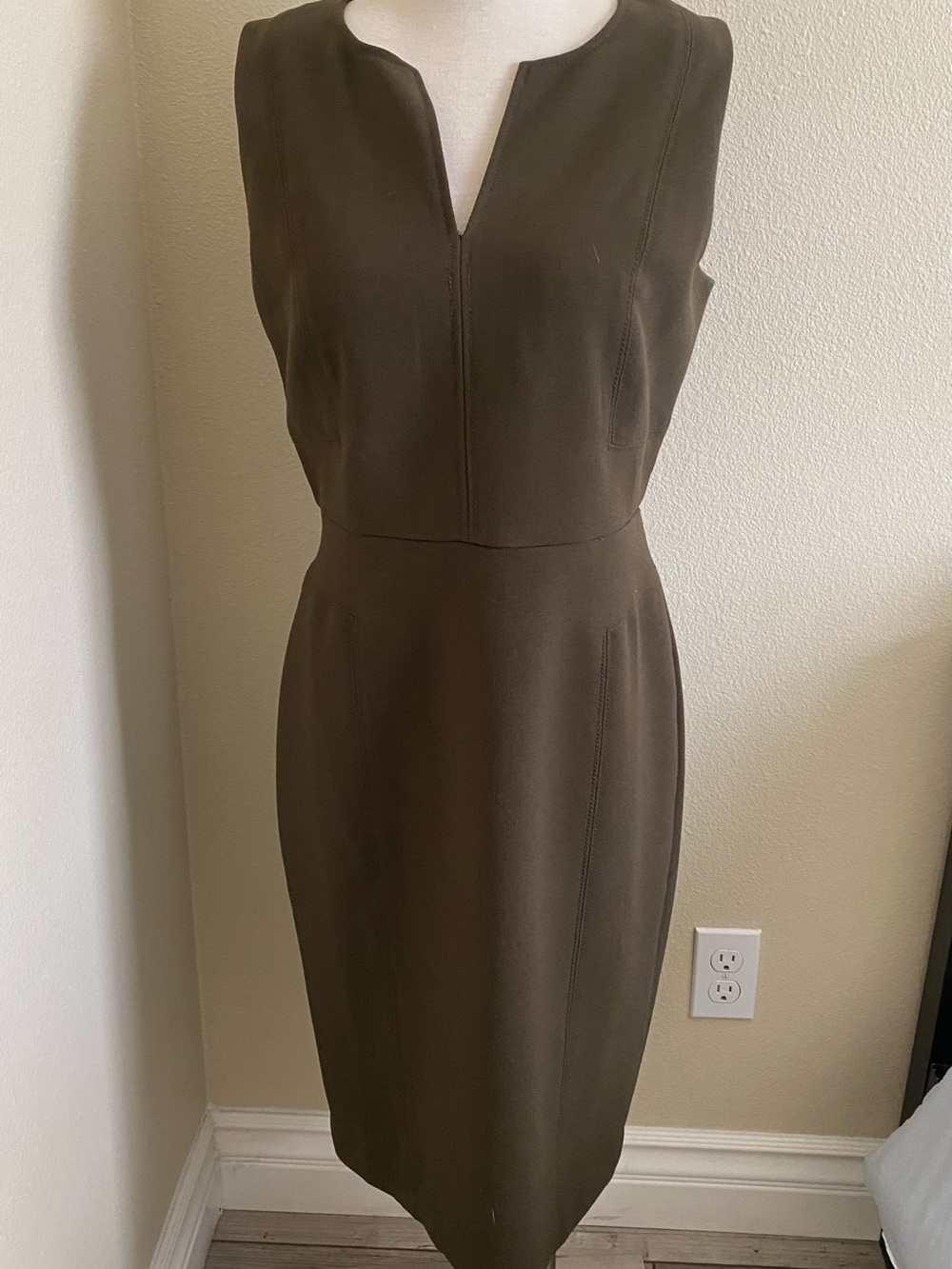 Ann Taylor Olive Brown Sleeveless Sheath Dress